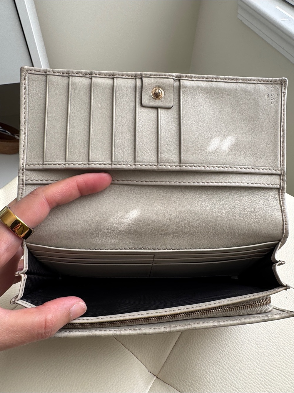 Gucci Cream GG Monogram Continental Wallet with Gold Logo - Picture 9 of 12